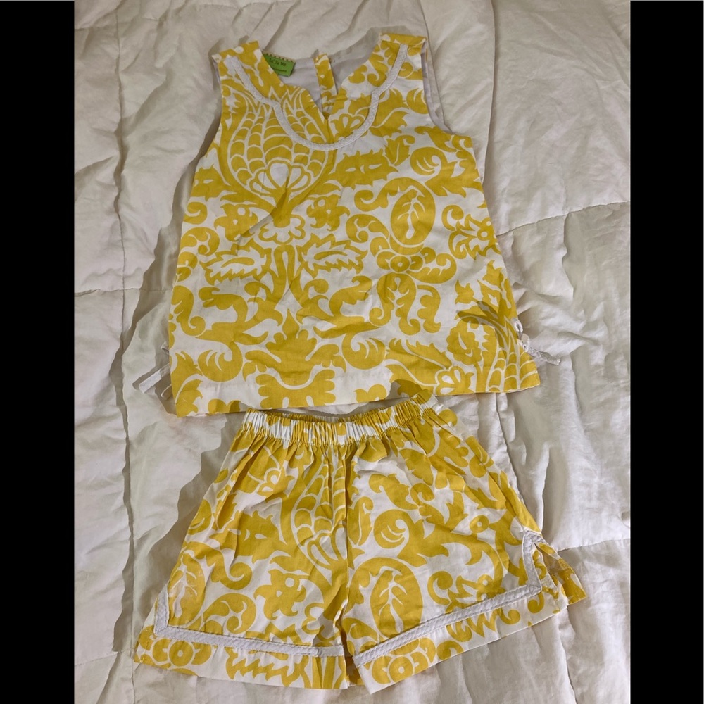 NEW 2 piece Short-sleeve top & Shorts (yellow with design) by Le Za Me